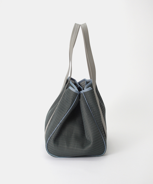 IENA(イエナ)の「qbag paris/キューバッグ パリ nest zip L バッグ NEST-L-ZIP(トートバッグ・レディース・ホワイト/ベージュ/チャコールグレー・FREE)」の4枚目の写真