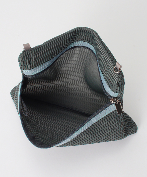 IENA(イエナ)の「qbag paris/キューバッグ パリ nest zip L バッグ NEST-L-ZIP(トートバッグ・レディース・ホワイト/ベージュ/チャコールグレー・FREE)」の15枚目の写真