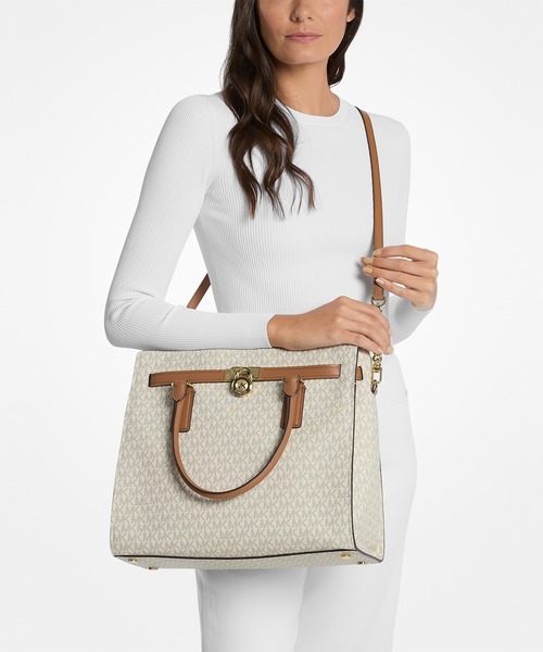 MICHAEL KORS（マイケルコース）の「HAMILTON MODERNE サッチェル ラージ - MKシグネチャー（ハンドバッグ・レディース・ホワイト系その他・FREE）」の2枚目の写真