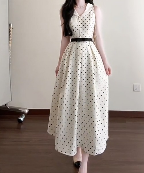 LUCPY(ラクピー)の「ドット柄ノースリーブフレアロングワンピース(ワンピース・レディース・ホワイト・LARGE/MEDIUM/SMALL/X-LARGE)」の1枚目の写真