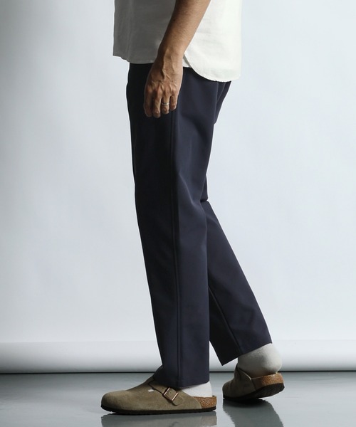 The DUFFER of ST.GEORGE（ザダファーオブセントジョージ）の「'HYPERHELIX' 2WAY STRETCH KERSEY EASY PANTS：撥水 接触冷感 ハイパーヘリックス イージーパンツ（スラックス・メンズ・ネイビー/ライトグレー・X-LARGE/LARGE/MEDIUM/SMALL）」の7枚目の写真