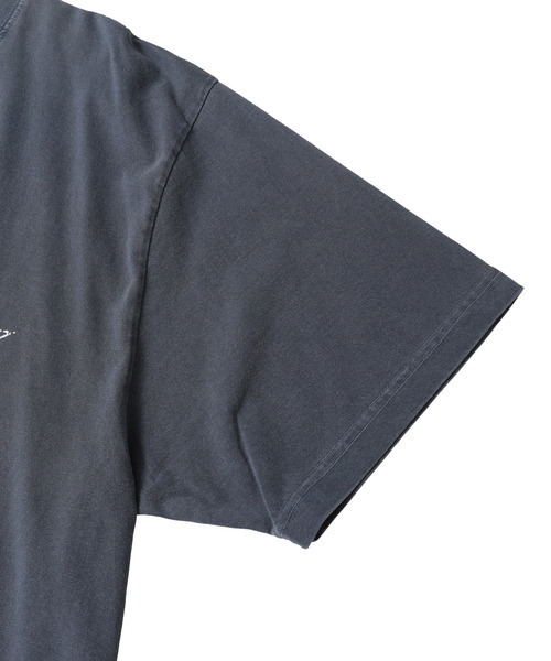 CONVERSE TOKYO(コンバーストウキョウ)の「BACK FLOWER PRINT TEE(Tシャツ/カットソー・レディース・ブルー/ブラック/レッド/ホワイト・MEDIUM/SMALL)」の10枚目の写真