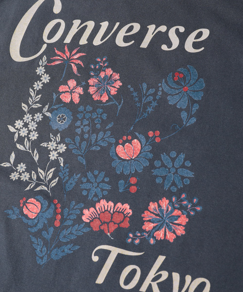CONVERSE TOKYO(コンバーストウキョウ)の「BACK FLOWER PRINT TEE(Tシャツ/カットソー・レディース・ブルー/ブラック/レッド/ホワイト・MEDIUM/SMALL)」の7枚目の写真