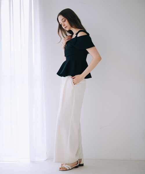 SELFIST(セルフィスト)の「オフショルリボン付きペプラムブラウス 2way 夏服 フェミニン きれいめ 大人(シャツ/ブラウス・レディース・ブラック/アイボリー・36/38)」の20枚目の写真