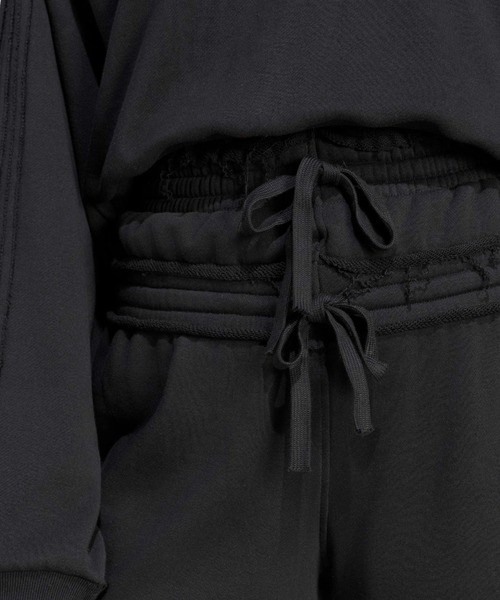 adidas(アディダス)の「adidas SST DOUBLE WAISTED PANT / アディダス SST ダブル ウエスト パンツ(その他パンツ・レディース・ブラック・S/M/L)」の2枚目の写真