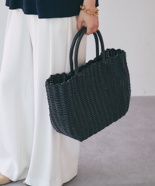 La boutique BonBon（ラブティックボンボン）の「【雨の日にも安心】PVCかごバッグ（トートバッグ・レディース・ブラック/ブラウン・FREE）」の5枚目の写真