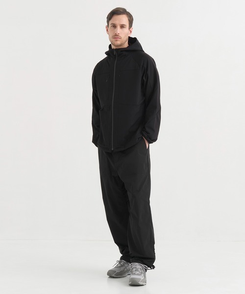 WHITE MOUNTAINEERING(ホワイトマウンテニアリング)の「【White Mountaineering】別注 BLK SWEAT ZIPUP HOODIE(パーカー・メンズ・ブラック・3/2/1)」の4枚目の写真