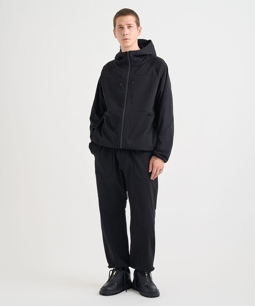 WHITE MOUNTAINEERING(ホワイトマウンテニアリング)の「【White Mountaineering】別注 BLK SWEAT ZIPUP HOODIE(パーカー・メンズ・ブラック・3/2/1)」の5枚目の写真