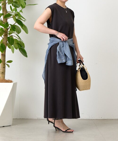 BEARDSLEY(ビアズリー)の「フィブリルカットワンピ(ワンピース・レディース・ダークグレー/ブラウン・0/1)」の4枚目の写真