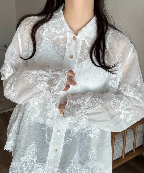 Cham.(チャム)の「シアーレースシャツ(シャツ/ブラウス・レディース・ホワイト/ベージュ・FREE)」の2枚目の写真