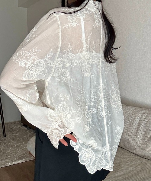 Cham.(チャム)の「シアーレースシャツ(シャツ/ブラウス・レディース・ホワイト/ベージュ・FREE)」の3枚目の写真