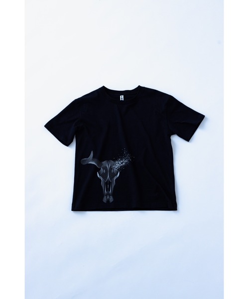 TAMYU(タミュー)の「TAMYU - Tau Graphic Tee / タウグラフィックTシャツ(Tシャツ/カットソー・メンズ・アイボリー/ブラック/チャコールグレー・FREE/SMALL)」の14枚目の写真