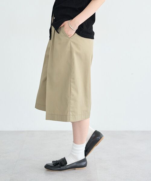 earth music&ecology(アースミュージックアンドエコロジー)の「タックハーフパンツ(その他パンツ・レディース・ベージュ/ブルー・FREE)」の20枚目の写真