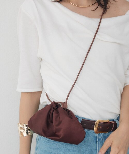RIVE DROITE(リヴドロワ)の「予約【軽やかに持てる】gather mini bag(ショルダーバッグ・レディース・ボルドー/ブルー/ブラック・FREE)」の3枚目の写真