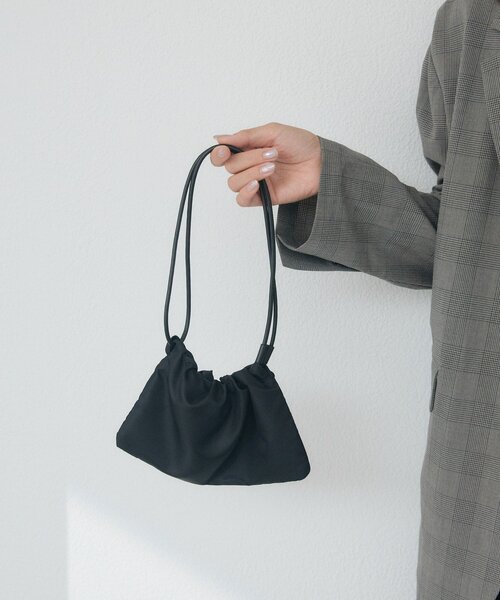 RIVE DROITE(リヴドロワ)の「予約【軽やかに持てる】gather mini bag(ショルダーバッグ・レディース・ボルドー/ブルー/ブラック・FREE)」の5枚目の写真