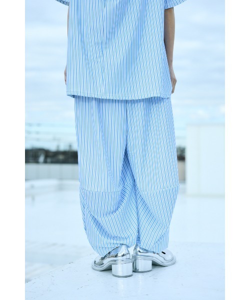 ENFOLD(エンフォルド)の「BOX-TUCK PANTS(その他パンツ・レディース・ホワイト・38/36)」の3枚目の写真