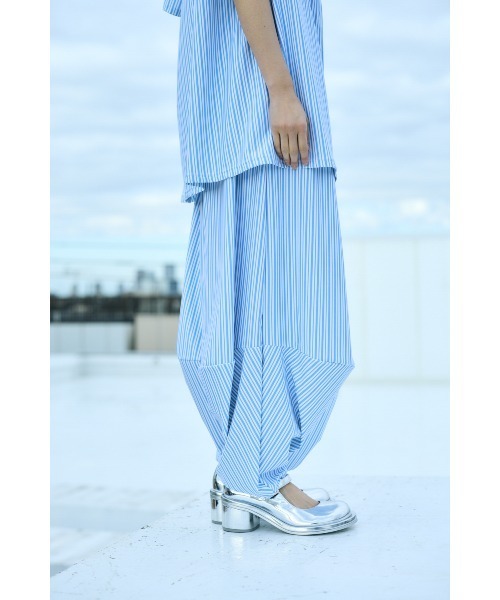ENFOLD(エンフォルド)の「BOX-TUCK PANTS(その他パンツ・レディース・ホワイト・38/36)」の4枚目の写真