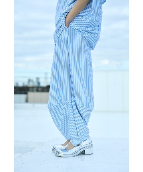 ENFOLD(エンフォルド)の「BOX-TUCK PANTS(その他パンツ・レディース・ホワイト・38/36)」の5枚目の写真