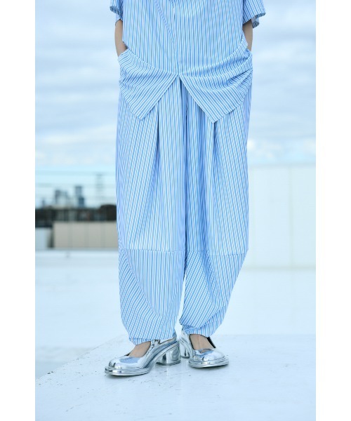ENFOLD(エンフォルド)の「BOX-TUCK PANTS(その他パンツ・レディース・ホワイト・38/36)」の2枚目の写真