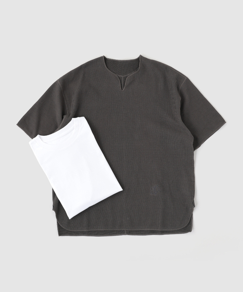 B.C STOCK(ベーセーストック)の「【2点セット】スリットネックサーマル TEE(Tシャツ/カットソー・メンズ・アイボリー/イエロー/ブラック系その他/サックスブルー/ホワイト・LARGE/MEDIUM)」の1枚目の写真