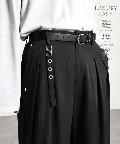 RAGEBLUE(レイジブルー)の「【LUXURY+EASY】<イージーケア> CHARM DETAIL PLEATED WIDE SLACKS/ラグイージーチャーム付きタックワイドスラックス【セットアップ対応】(スラックス・メンズ・ブラック/パープル/グレー/ワインレッド/ブラック系その他・MEDIUM/LARGE)」の1枚目の写真