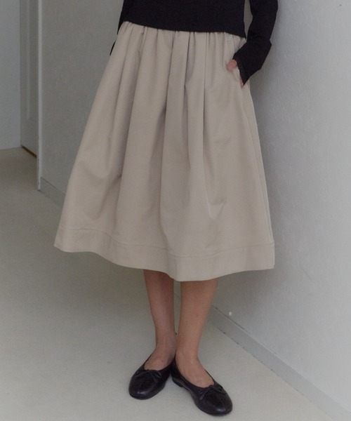 GIUNON(ジウノン)の「back shirring midi skirt / バックシャーリングミディスカート(スカート・レディース・ベージュ/ブラック/ホワイト・0/1)」の3枚目の写真