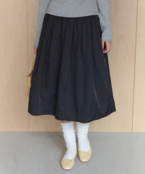 GIUNON(ジウノン)の「back shirring midi skirt / バックシャーリングミディスカート(スカート・レディース・ベージュ/ブラック/ホワイト・0/1)」の2枚目の写真