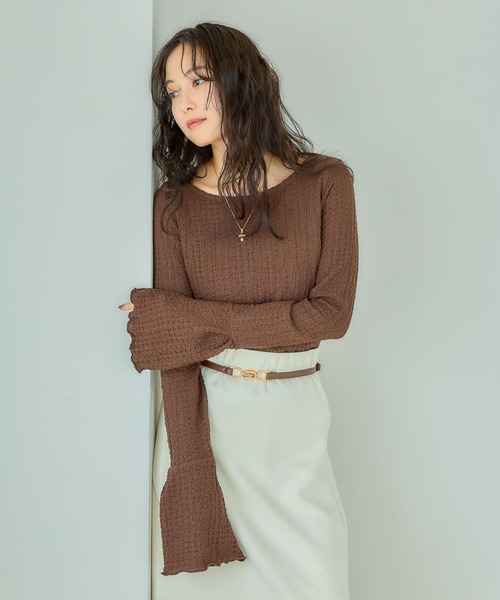mysty woman（ミスティウーマン）の「フレアスリーブカットソー長袖　 1077976（Tシャツ/カットソー・レディース・ブラック/ブラウン/オフホワイト・FREE）」の3枚目の写真