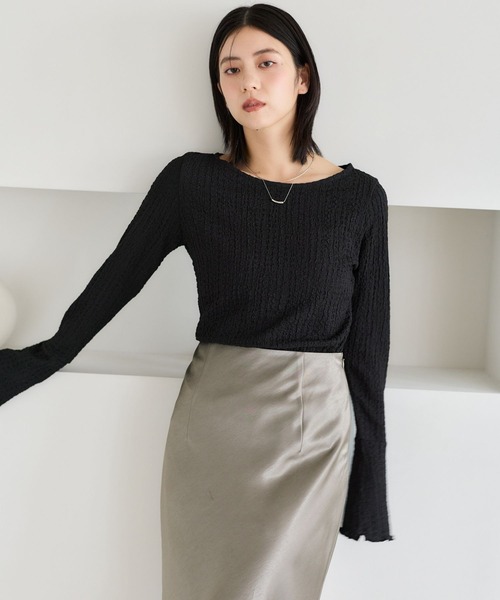mysty woman（ミスティウーマン）の「フレアスリーブカットソー長袖　 1077976（Tシャツ/カットソー・レディース・ブラック/ブラウン/オフホワイト・FREE）」の2枚目の写真
