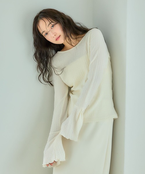 mysty woman（ミスティウーマン）の「フレアスリーブカットソー長袖　 1077976（Tシャツ/カットソー・レディース・ブラック/ブラウン/オフホワイト・FREE）」の7枚目の写真