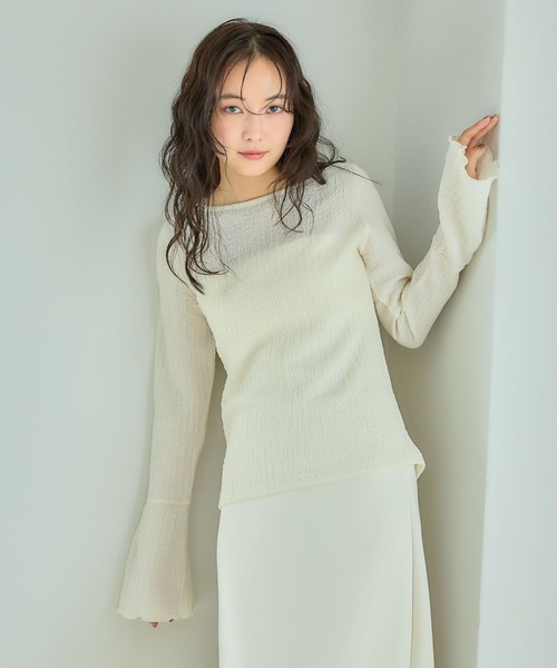 mysty woman（ミスティウーマン）の「フレアスリーブカットソー長袖　 1077976（Tシャツ/カットソー・レディース・ブラック/ブラウン/オフホワイト・FREE）」の8枚目の写真