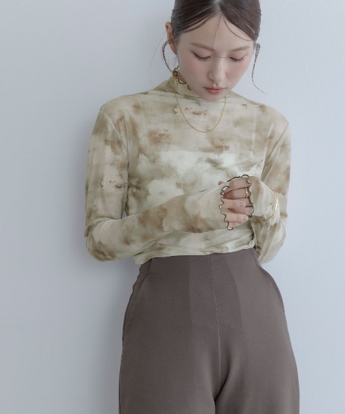 maviru(マヴィル)の「シアー メッシュ ハイネック トップス(Tシャツ/カットソー・レディース・ベージュ系/グレー系・M/L/XL)」の2枚目の写真