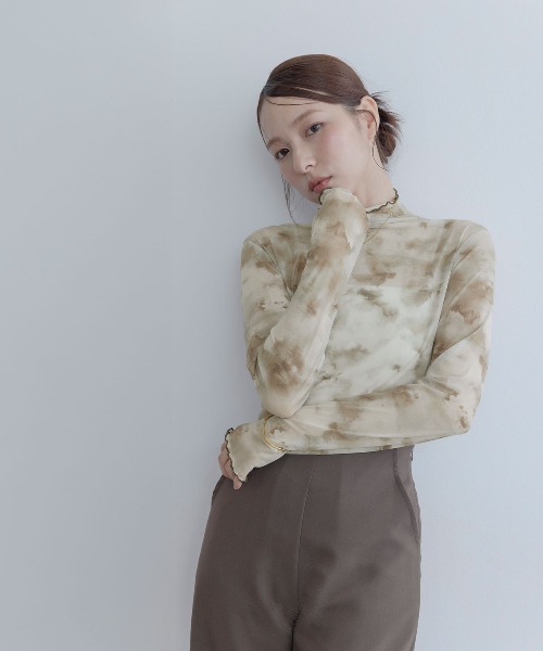 maviru(マヴィル)の「シアー メッシュ ハイネック トップス(Tシャツ/カットソー・レディース・ベージュ系/グレー系・M/L/XL)」の9枚目の写真