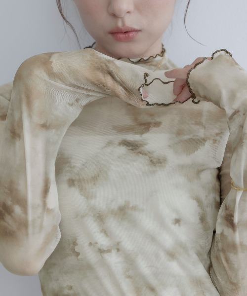 maviru(マヴィル)の「シアー メッシュ ハイネック トップス(Tシャツ/カットソー・レディース・ベージュ系/グレー系・M/L/XL)」の12枚目の写真