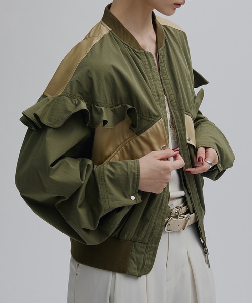 Ameri(アメリ)の「MILITARY NYLON FRILL BLOUSON(ブルゾン・レディース・ブラック/カーキ/アイボリー・SMALL/MEDIUM)」の1枚目の写真