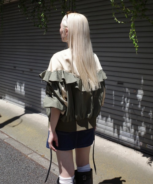 Ameri(アメリ)の「MILITARY NYLON FRILL BLOUSON(ブルゾン・レディース・ブラック/カーキ/アイボリー・SMALL/MEDIUM)」の11枚目の写真