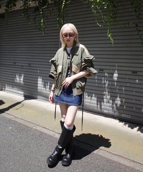 Ameri(アメリ)の「MILITARY NYLON FRILL BLOUSON(ブルゾン・レディース・ブラック/カーキ/アイボリー・SMALL/MEDIUM)」の14枚目の写真