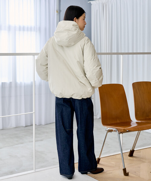 FREAK'S STORE(フリークスストア)の「+Phenix × FREAK'S STORE/プラスフェニックス 別注 GORE-TEX WINDSTOPPER HOODIE JACKET/ゴアテックス ウィンドストッパー フーディー ジャケット(ダウンジャケット/コート・レディース・オフホワイト/ブラック/ベージュ・MEDIUM/SMALL)」の6枚目の写真