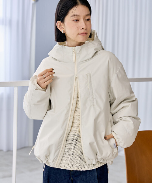 FREAK'S STORE(フリークスストア)の「+Phenix × FREAK'S STORE/プラスフェニックス 別注 GORE-TEX WINDSTOPPER HOODIE JACKET/ゴアテックス ウィンドストッパー フーディー ジャケット(ダウンジャケット/コート・レディース・オフホワイト/ブラック/ベージュ・MEDIUM/SMALL)」の9枚目の写真