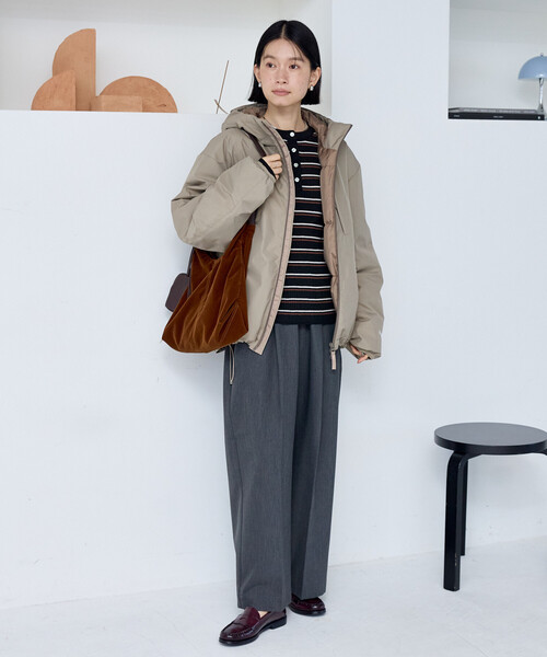 FREAK'S STORE(フリークスストア)の「+Phenix × FREAK'S STORE/プラスフェニックス 別注 GORE-TEX WINDSTOPPER HOODIE JACKET/ゴアテックス ウィンドストッパー フーディー ジャケット(ダウンジャケット/コート・レディース・オフホワイト/ブラック/ベージュ・MEDIUM/SMALL)」の18枚目の写真