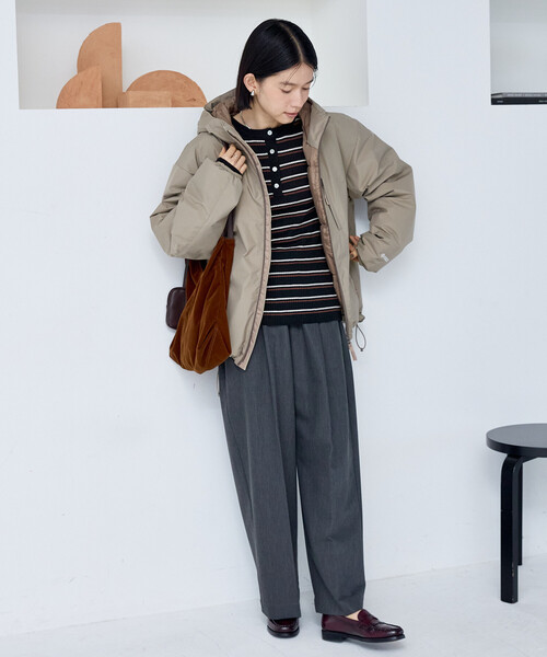 FREAK'S STORE(フリークスストア)の「+Phenix × FREAK'S STORE/プラスフェニックス 別注 GORE-TEX WINDSTOPPER HOODIE JACKET/ゴアテックス ウィンドストッパー フーディー ジャケット(ダウンジャケット/コート・レディース・オフホワイト/ブラック/ベージュ・MEDIUM/SMALL)」の19枚目の写真