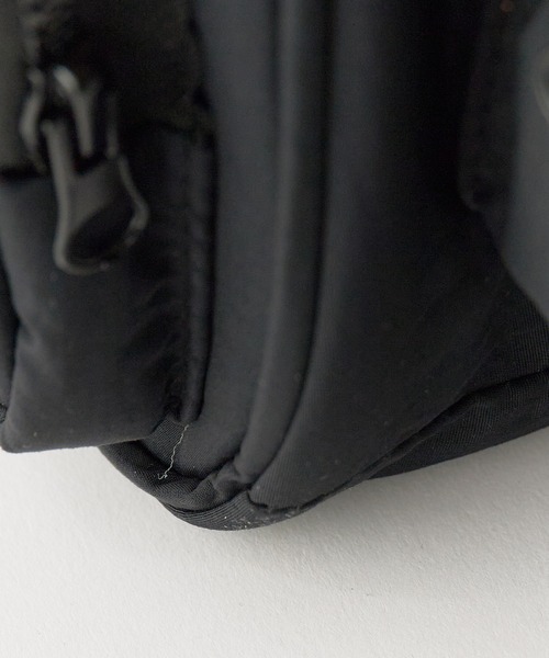 AO2(アオズ)の「Single-handle nylon handbag with gusset / ワンハンドル マチあり ナイロンハンドバッグ 2026年 夏 夏服(ハンドバッグ・レディース・ブラック・FREE)」の10枚目の写真