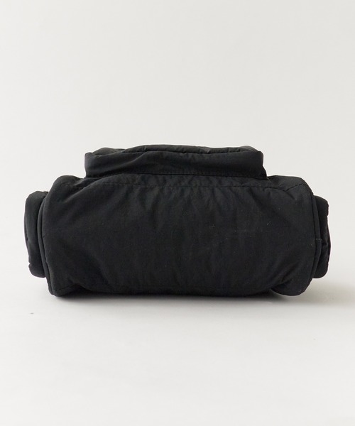 AO2(アオズ)の「Single-handle nylon handbag with gusset / ワンハンドル マチあり ナイロンハンドバッグ 2026年 夏 夏服(ハンドバッグ・レディース・ブラック・FREE)」の13枚目の写真