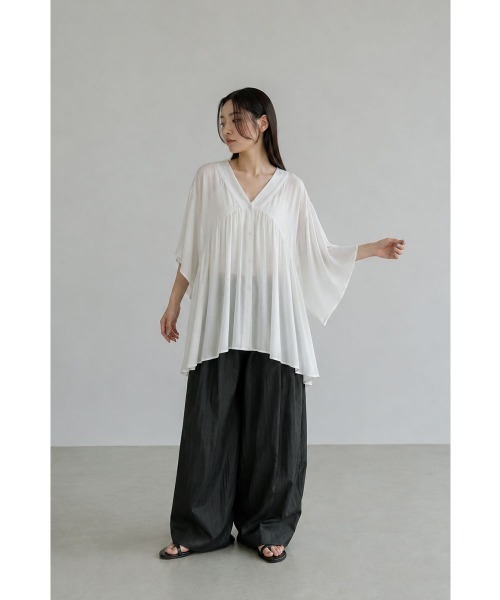 marjour(マージュール)の「AIRY CREPE OPEN TUNIC(シャツ/ブラウス・レディース・ブラック/オフホワイト・M)」の10枚目の写真