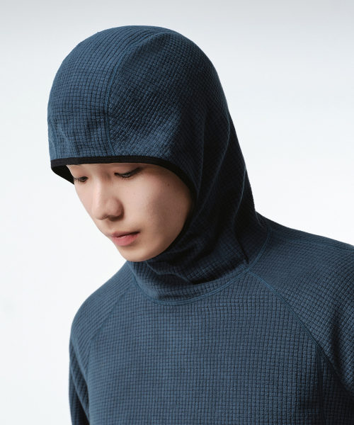 MUSINSA STANDARD（ムシンサスタンダード）の「[シティレジャー] グリッドポーラフリースフード付き長袖Tシャツ [ミッドナイトブルー]（その他アウター・メンズ・その他・SMALL/MEDIUM/LARGE/X-LARGE/2XL）」の5枚目の写真