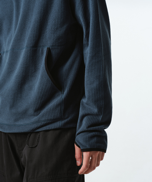 MUSINSA STANDARD（ムシンサスタンダード）の「[シティレジャー] グリッドポーラフリースフード付き長袖Tシャツ [ミッドナイトブルー]（その他アウター・メンズ・その他・SMALL/MEDIUM/LARGE/X-LARGE/2XL）」の7枚目の写真