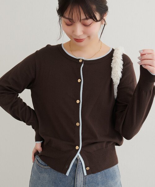 natural couture（ナチュラルクチュール）の「配色金ボタンもちもちカーディガン（カーディガン/ボレロ・レディース・オフホワイト/ネイビー/ブラウン/ベージュ/ブラック・FREE）」の11枚目の写真
