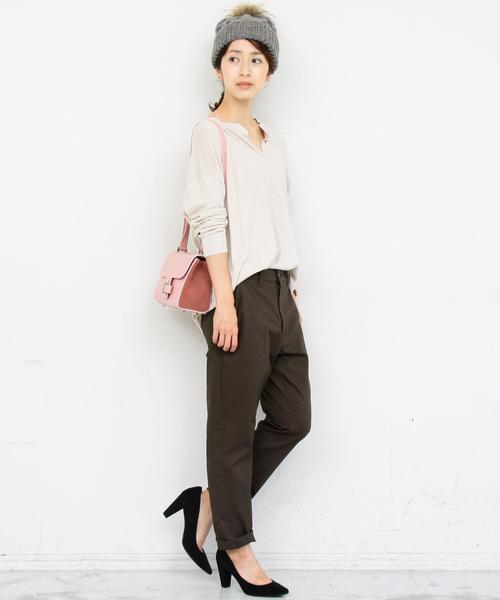 BEAUTY&YOUTH UNITED ARROWS（ビューティーアンドユースユナイテッドアローズ）の「【WEB限定】by ※∴チノテーパード9分丈パンツ◆（チノパンツ・レディース・ブラウン/ベージュ/オリーブ/ネイビー・SMALL/MEDIUM/LARGE）」の17枚目の写真