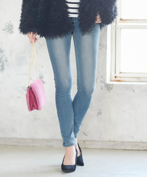 KOBE LETTUCE（コウベレタス）の「イージーフィットストレッチスキニーデニムパンツ（デニムパンツ・レディース・ブルー/ワンウォッシュ/ライトブルー/インディゴブルー/グレー/ブラック/サックスブルー/ブラック系その他/ネイビー/その他・L/S/M/LL/XS/3L/XXS/L-Short/XXL-Short/M-Short/S-Short/XL-Short/XS-Short）」の7枚目の写真