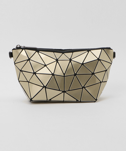 U.Q（ユウキュウ）の「【U.Q/ユウキュウ】パッチポシェット【mimis/ミィーミィーズ】（ショルダーバッグ・レディース・ブロンズ/ブラック/ゴールド/シルバー/ホワイト・FREE）」の4枚目の写真